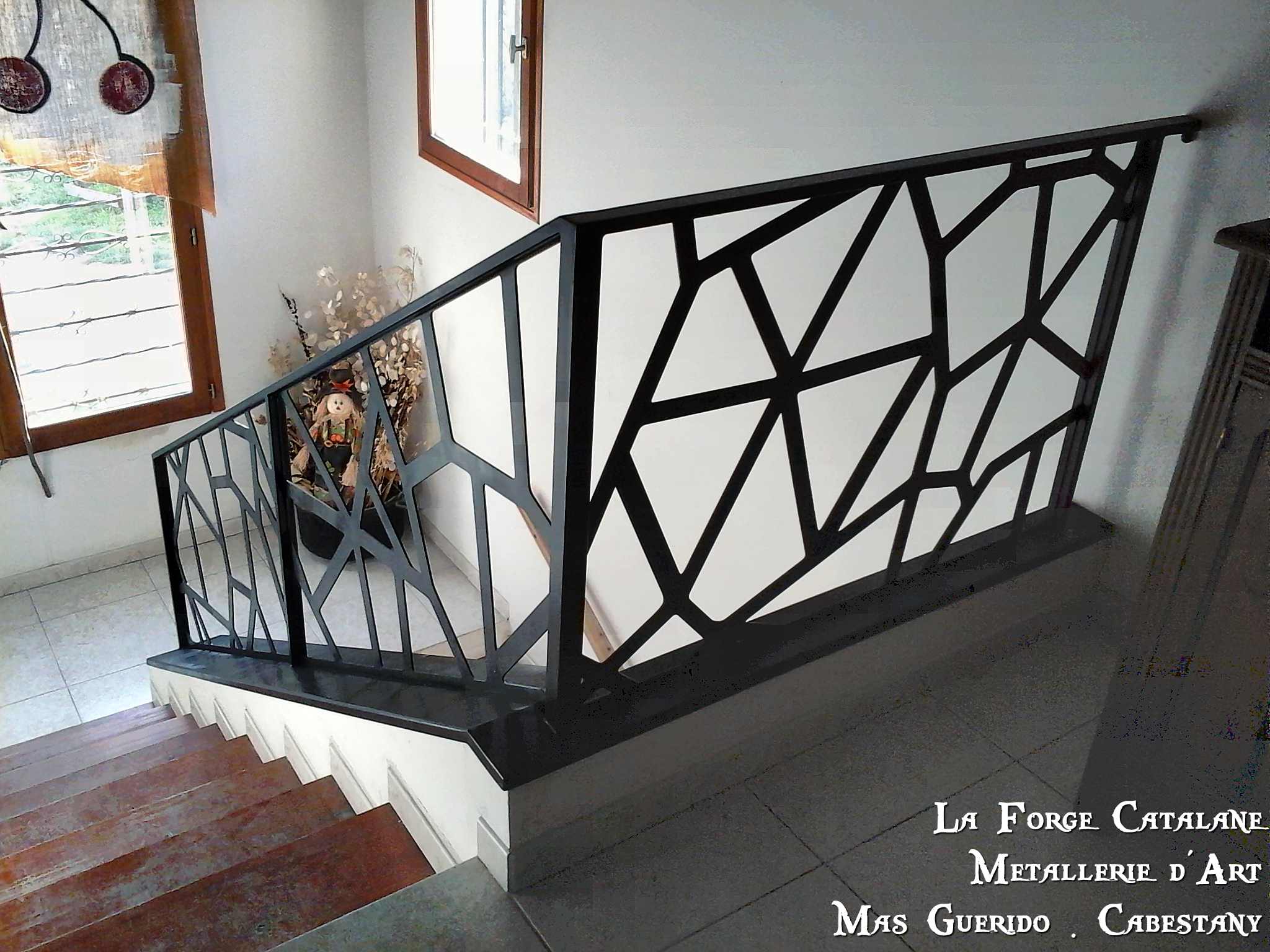 rampant garde corps capotage tole U decoupe laser forge catalane.jpg